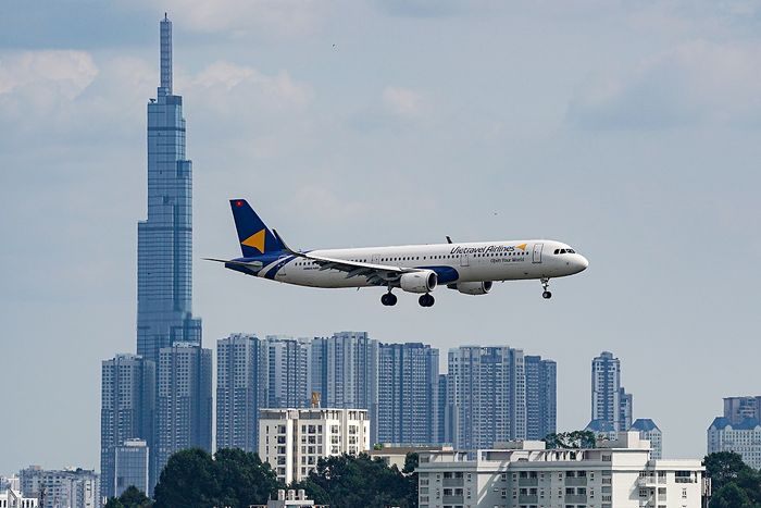 The price of flights from Hanoi to Saigon has soared to 10 million VND.
