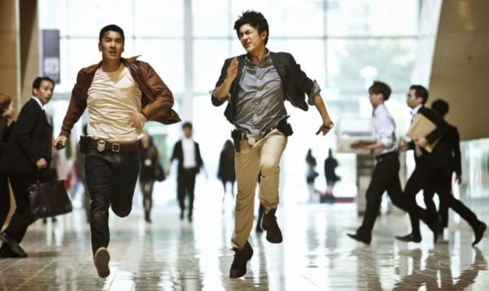 Bỉ Tử Anh Hùng – Black & White (2009) là một trong các phim và chương trình truyền hình có sự tham gia của Triệu Hựu Đình