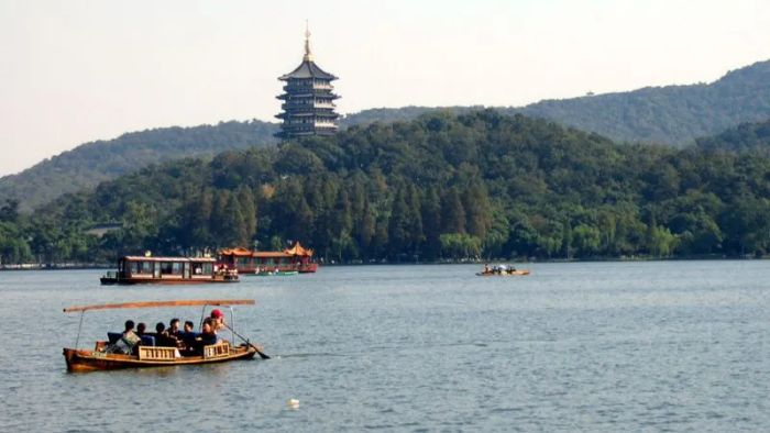 Cruising to Admire the Natural Beauty of West Lake