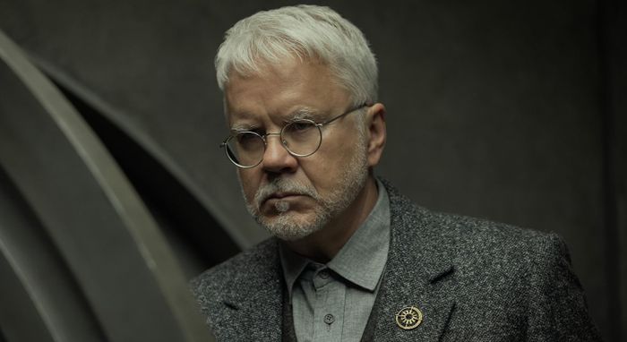 Tim Robbins trong Silo