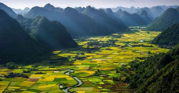Hãy khắc họa lại cảm xúc chân thật từ cuộc gặp gỡ đầy bất ngờ với anh thanh niên.