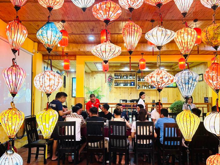TinTin Seafood Restaurant Image 2