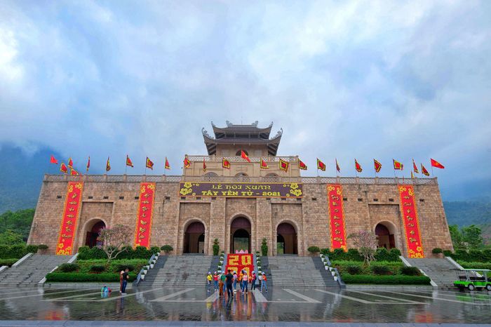 Tây Yên Tử Tourist Complex Image 1