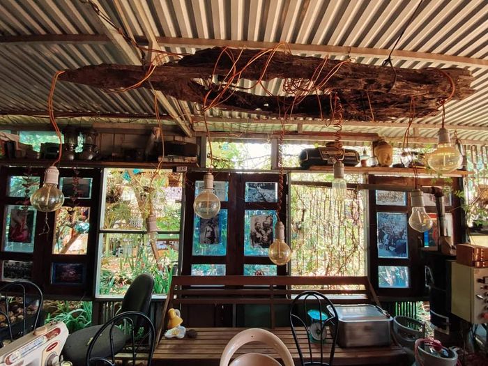 Montagnards Home Farm - Stilt House Coffee Image 3