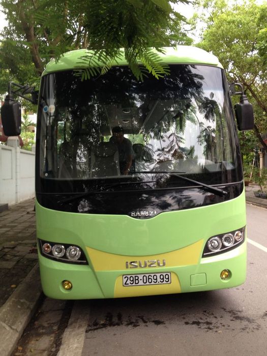 Linh An Tour Bus Image 1
