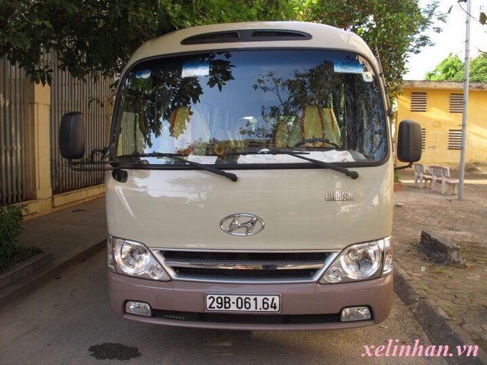 Linh An Tour Bus Image 2