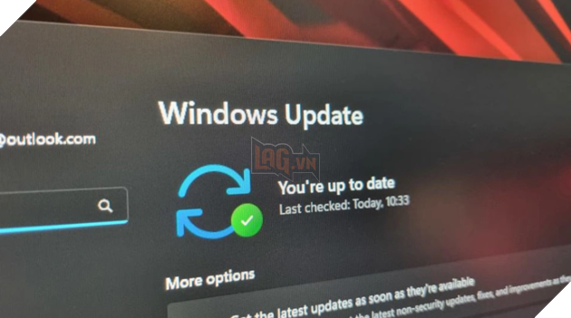 Microsoft forces users to update to Windows 11 24H2.