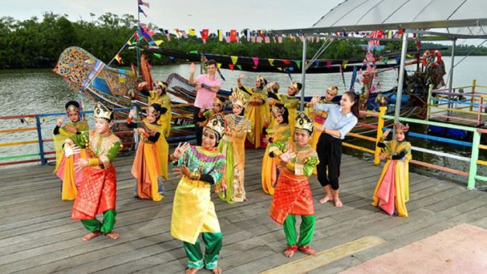 Exploring Malaysian Culture Through Dance