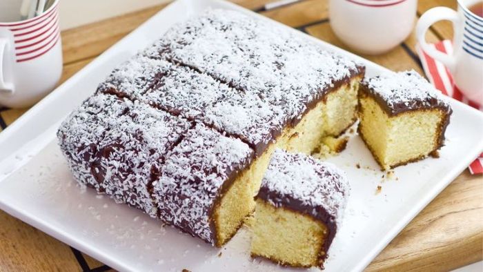 The visually appealing look of Lamington sponge cake