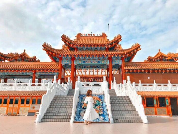 Visiting the Tien Hau Temple