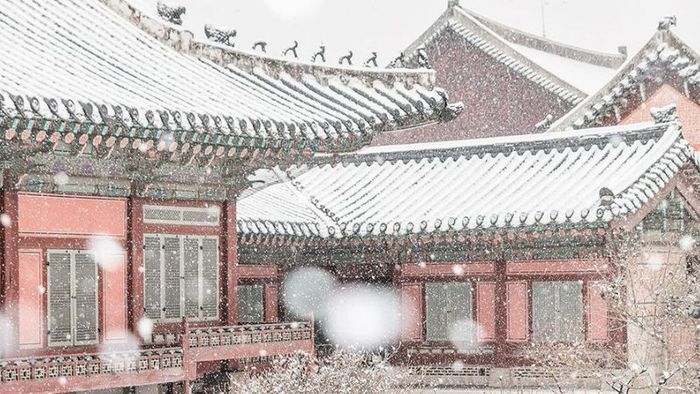 The ancient Gyeongbokgung Palace in winter