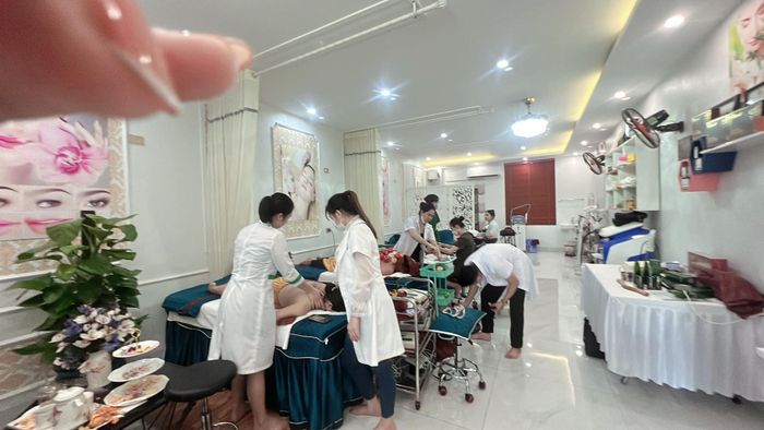 Linh Anna Beauty Spa - The Leading Expert in Acne, Pigmentation, and Freckle Treatments Image 1