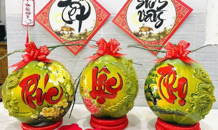 Dừa Tết được phun sơn