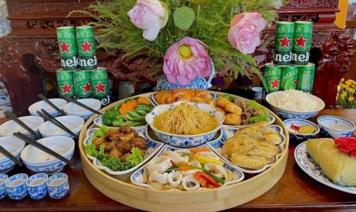 Hướng dẫn bày mâm cúng trưa mùng 3 Tết năm 2025