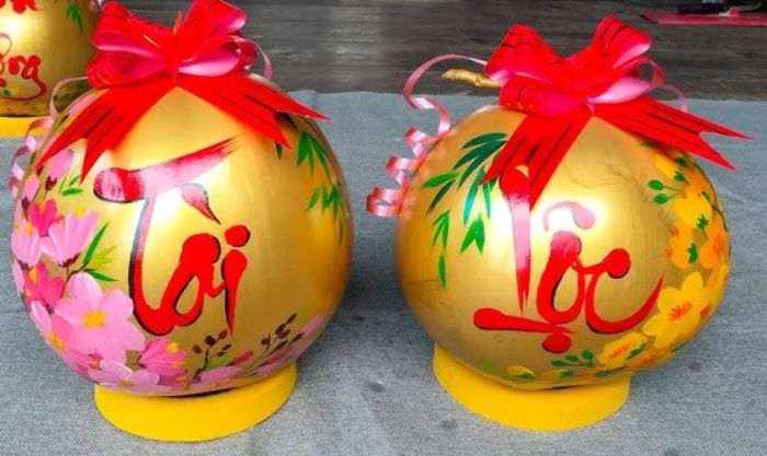 Dừa Tết phun sơn kèm nơ