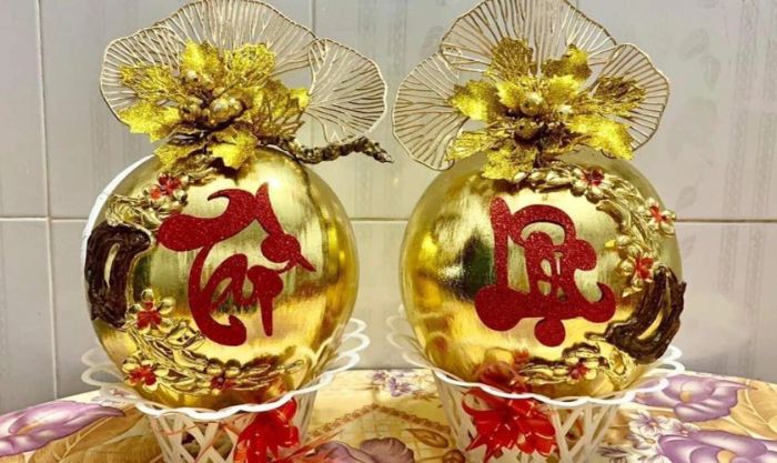 Trang trí dừa Tết dát vàng kết hợp phụ kiện