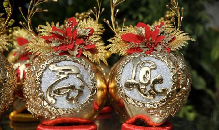 Trang trí dừa Tết với chữ Phúc - Lộc - Thọ ấn tượng