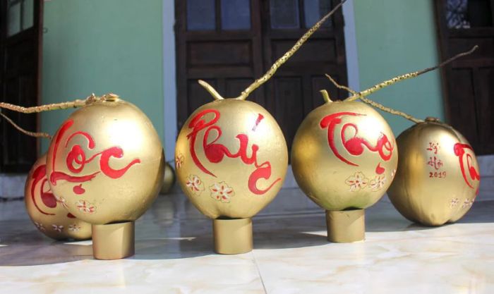 Cần chuẩn bị gì để trang trí dừa Tết theo phong cách truyền thống?