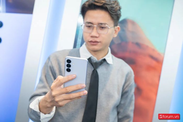 Công nghệ sạc nhanh 25W trên Samsung Galaxy S25 và S25 Plus