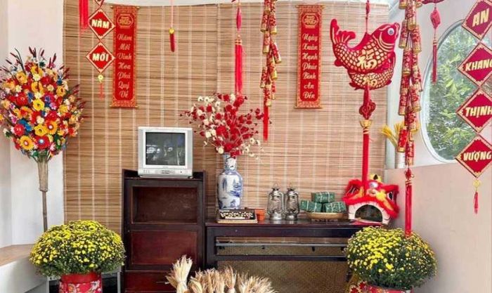 Trang trí gian hàng Tết bằng liễn treo