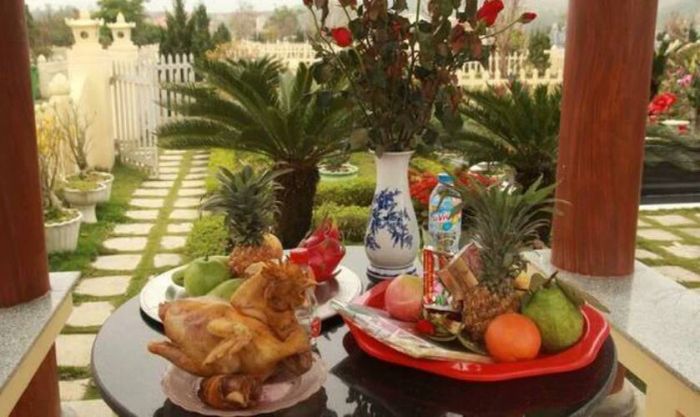Mâm cúng Tết Thanh Minh tại phần mộ