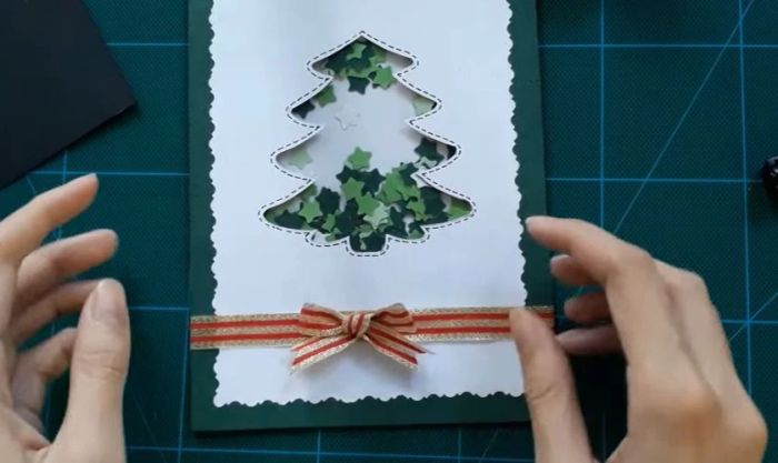 Thiệp Noel in hình cây thông đáng yêu