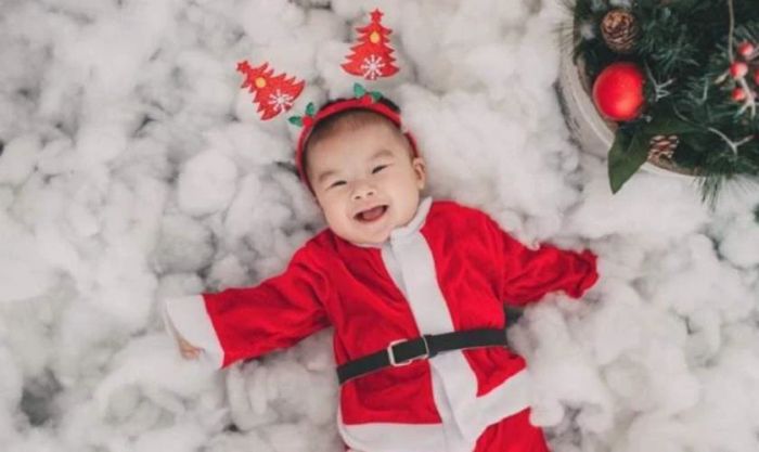 Quà tặng trang phục ông già Noel cho bé dịp Giáng sinh