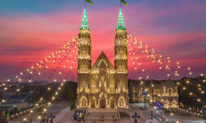 Nhà Thờ Giáo Xứ Song Vĩnh - Nhà thờ trang trí Noel theo phong cách châu Âu