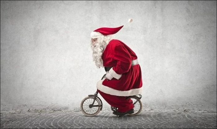 Ông già Noel đạp xe