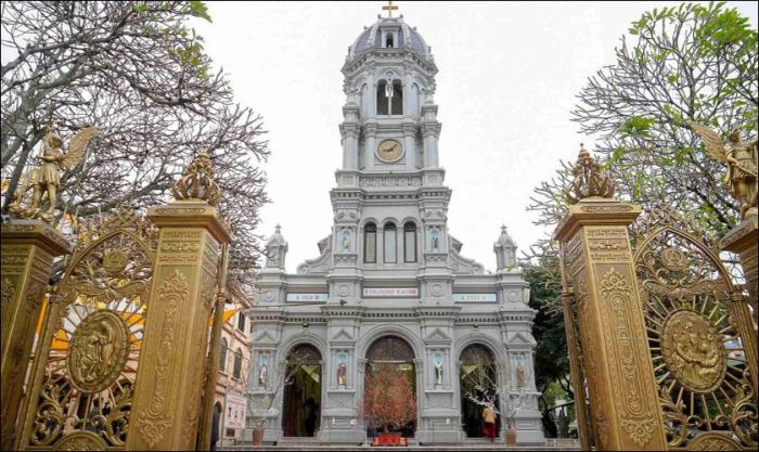 Nhà thờ Hà Đông - Địa điểm trang trí Noel đẹp không thể bỏ qua