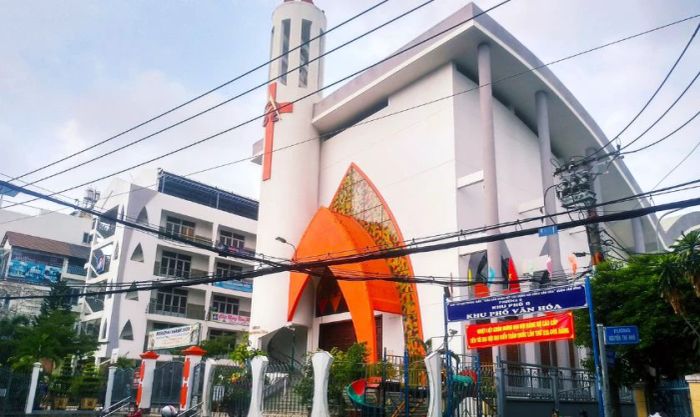 Nhà thờ Tân Phước - Địa điểm hoàn hảo để chụp ảnh Giáng Sinh