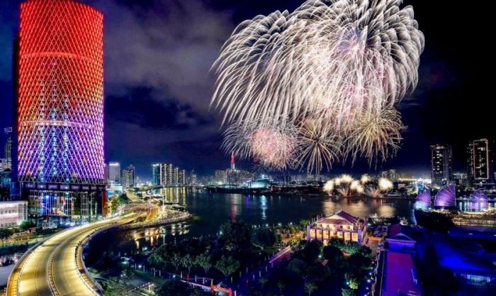 Hình ảnh Tết với những màn pháo hoa rực rỡ sắc màu