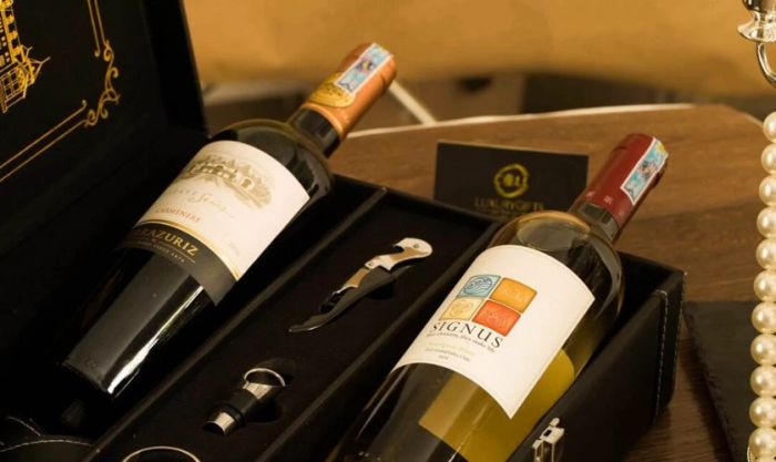Rượu cao cấp không chỉ là thức uống xa xỉ mà còn là món quà Tết độc đáo