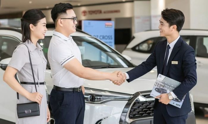Cần cân nhắc thời điểm mua xe và lựa chọn trang phục phù hợp với bản mệnh để thu hút thêm may mắn