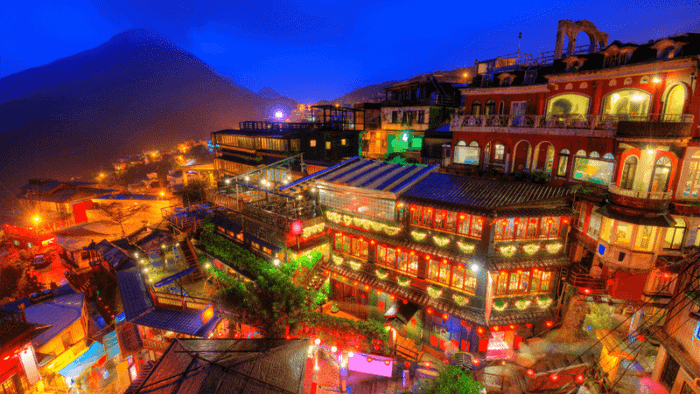 The mesmerizing beauty of Jiufen Old Village at night
