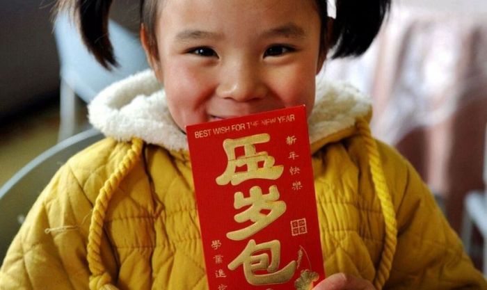 Hình ảnh Tết với những phong bao lì xì đỏ rực