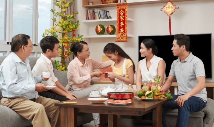 Tết là dịp để quây quần bên những người thân yêu trong gia đình