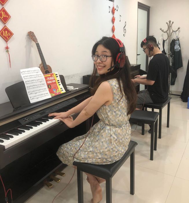 Piano Hà Anh Music Image 1
