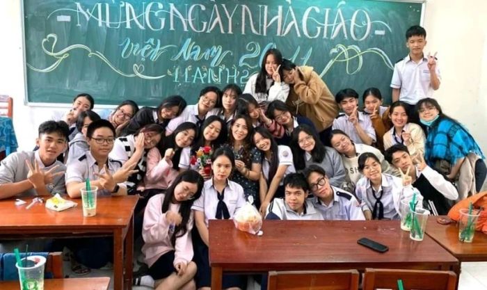 Khoảnh khắc đáng nhớ giữa cô và trò