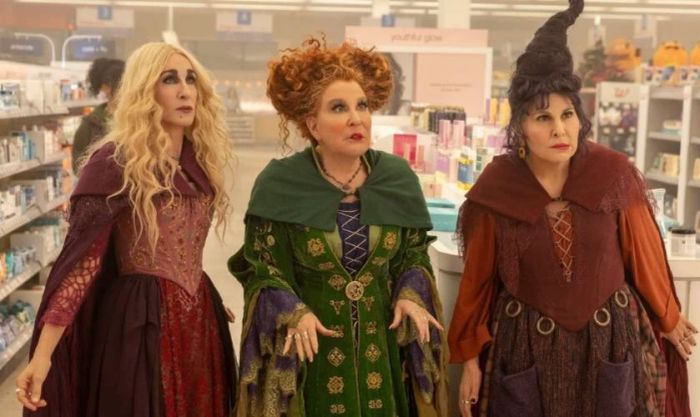 Hóa trang thành phù thủy Hocus Pocus trong đêm Halloween