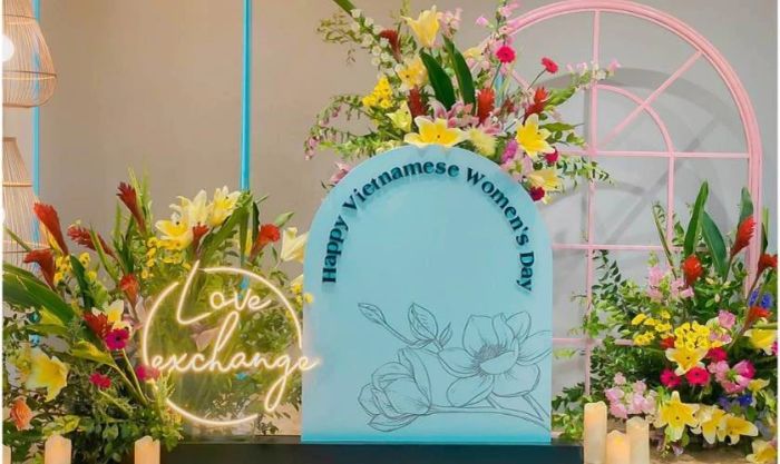 Cách decor ngày 20/10 kết hợp hoa tươi và hoa khô