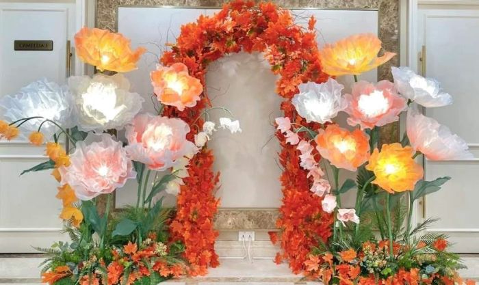 Decor kết hợp hoa tươi và hoa khô