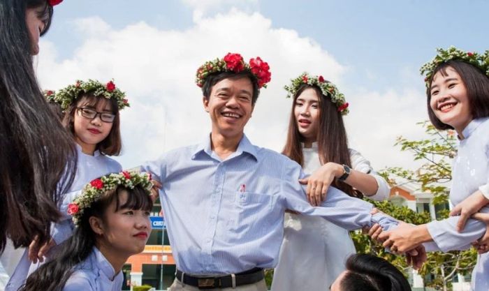 Khoảnh khắc thầy và trò trong ngày Nhà giáo Việt Nam 20/11