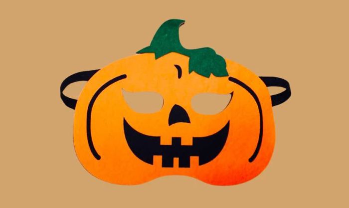 Tạo mặt nạ Halloween hình bí ngô bằng vải nỉ