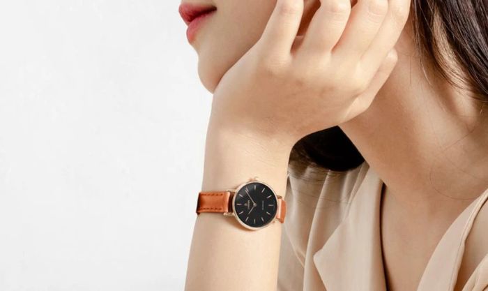 Có nên tặng quà cho cô giáo vào ngày 20/10? Chiếc đồng hồ đeo tay