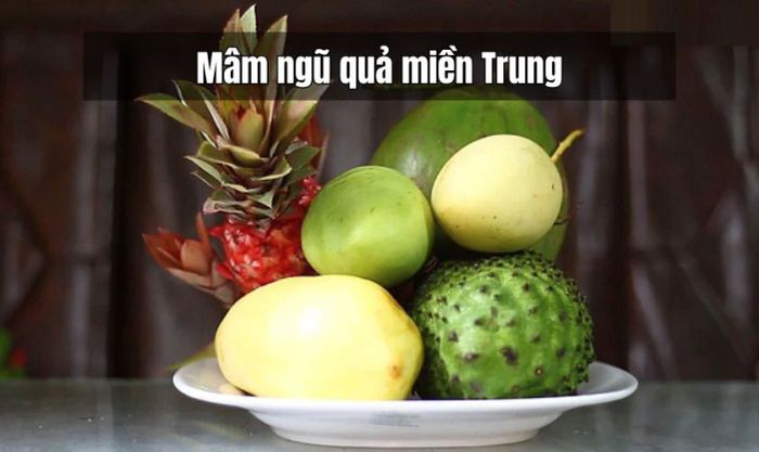 Mâm ngũ quả miền Trung đơn giản, có gì dùng nấy