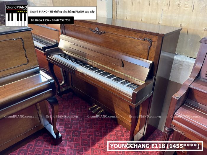Grand PIANO Image 1