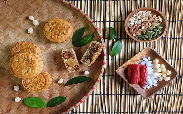 Mâm bánh Trung thu trong ngày Tết đoàn viên