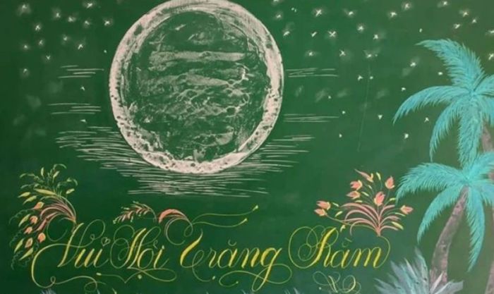 Mẫu trang trí bảng Trung thu với chủ đề trăng rằm sáng ngời và huyền bí