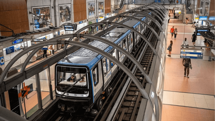 Transport options in Paris, France